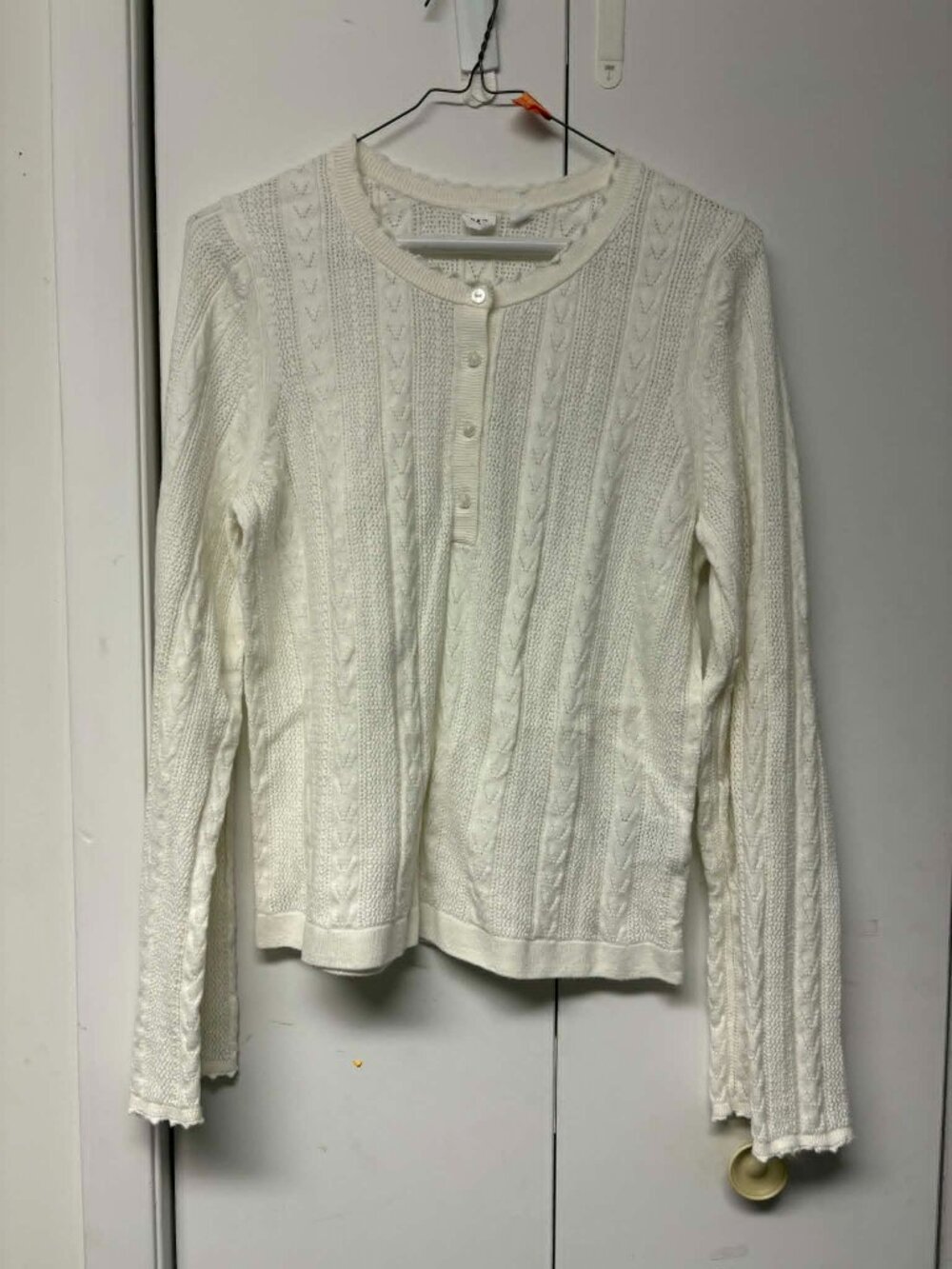 GAP cable knit henley sweater with a button placket at the neckline Cream L